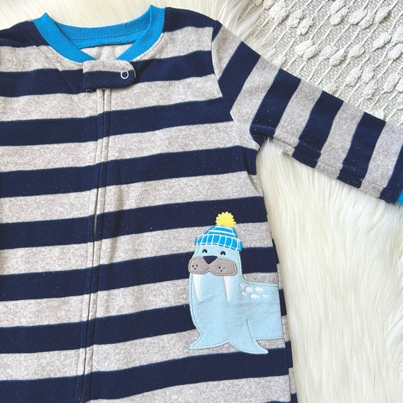 (❤️3/$30) Stripe Winter Fleece PJ Onesie - Picture 2 of 2